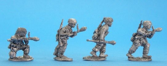 FJS 05 Fallschirmjäger Figures with Panzerfaust carried and firing poses (2 figures)