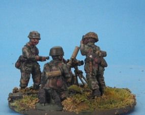 FJS 08 Fallschirmjäger 81 mm mortar and crew (2 figures & mortar)