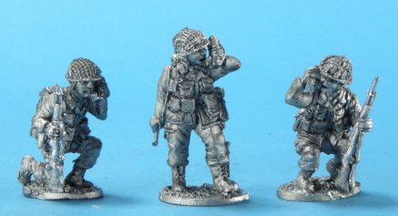 USPS 07 Officer/NCO figures with ‘handie talkie’