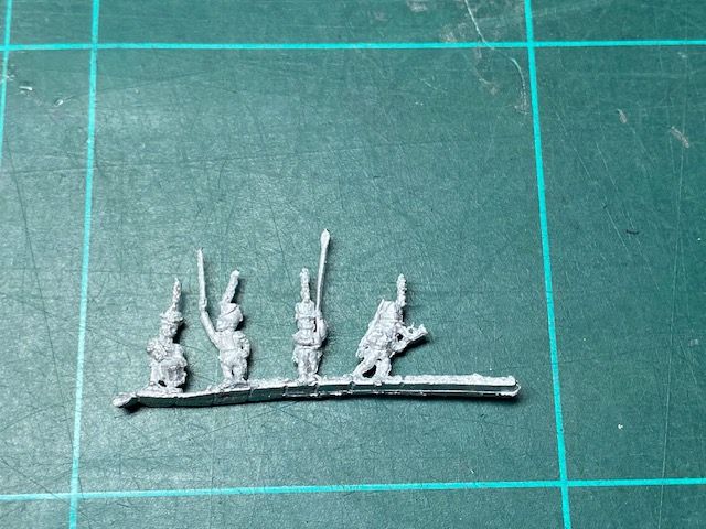 AD FN 28E Light infantry Comd group without eagle plain flag staff