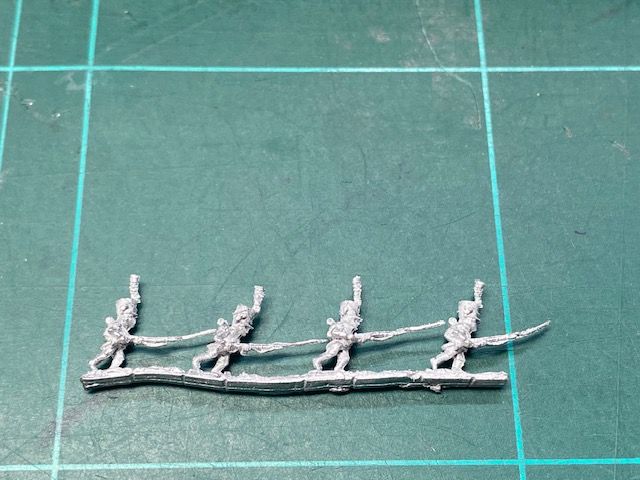 AD FNG 04B Guard Light infantry shako, advancing