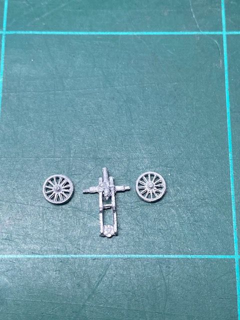 AD  FNE 02	4 pdr gun