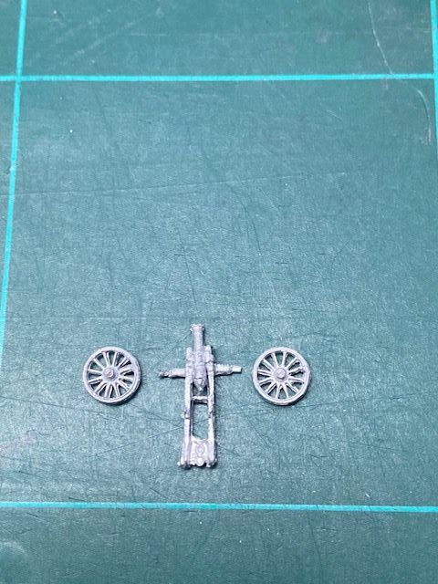 AD  FNE 01	6/8 pdr gun