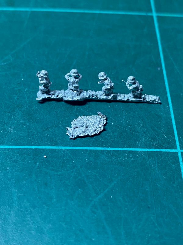AD GS 2E Germans in smock 37mm/50 mm AT gun crew