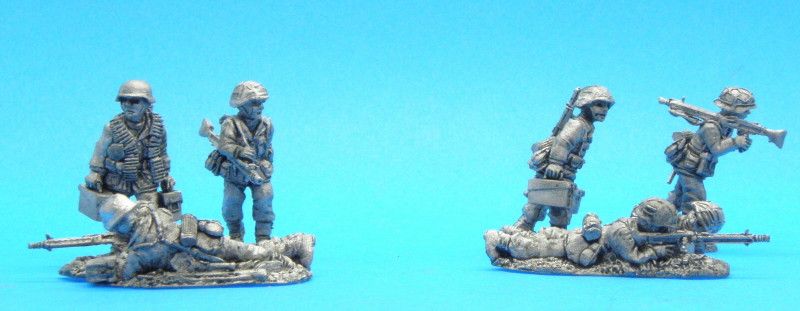 WPS 02 Waffen SS in  pea dot LMG team advancing & LMG team firing (4 figures)