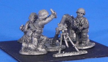 WPS 10A Waffen SS in pea dot 81mm mortar team (4 figures & mortar)
