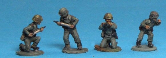 GLS 03B Panzer Grenadiers gun crew for Pak 40 with crouching loader (4 figures) GLS 03B Panzer Grenadiers gun crew for Pak 40 with crouching loader (4 figures)