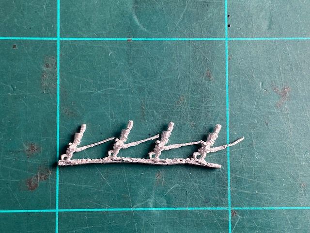 AD RA 02B Grenadier in busch plume shako, advancing