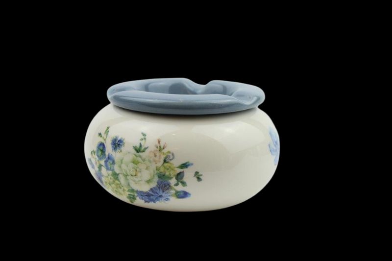 Windascher mit Blumendekor, blau