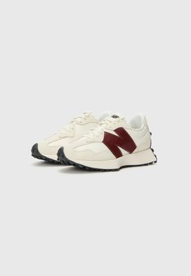 New Balance 327 BURDEOS /METAL New Balance 327 BURDEOS /METAL