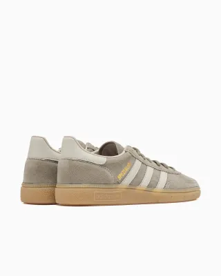 Adidas Spezial ver/bei