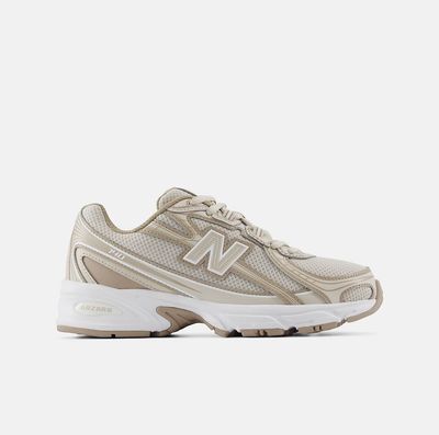 New Balance 740 taupe