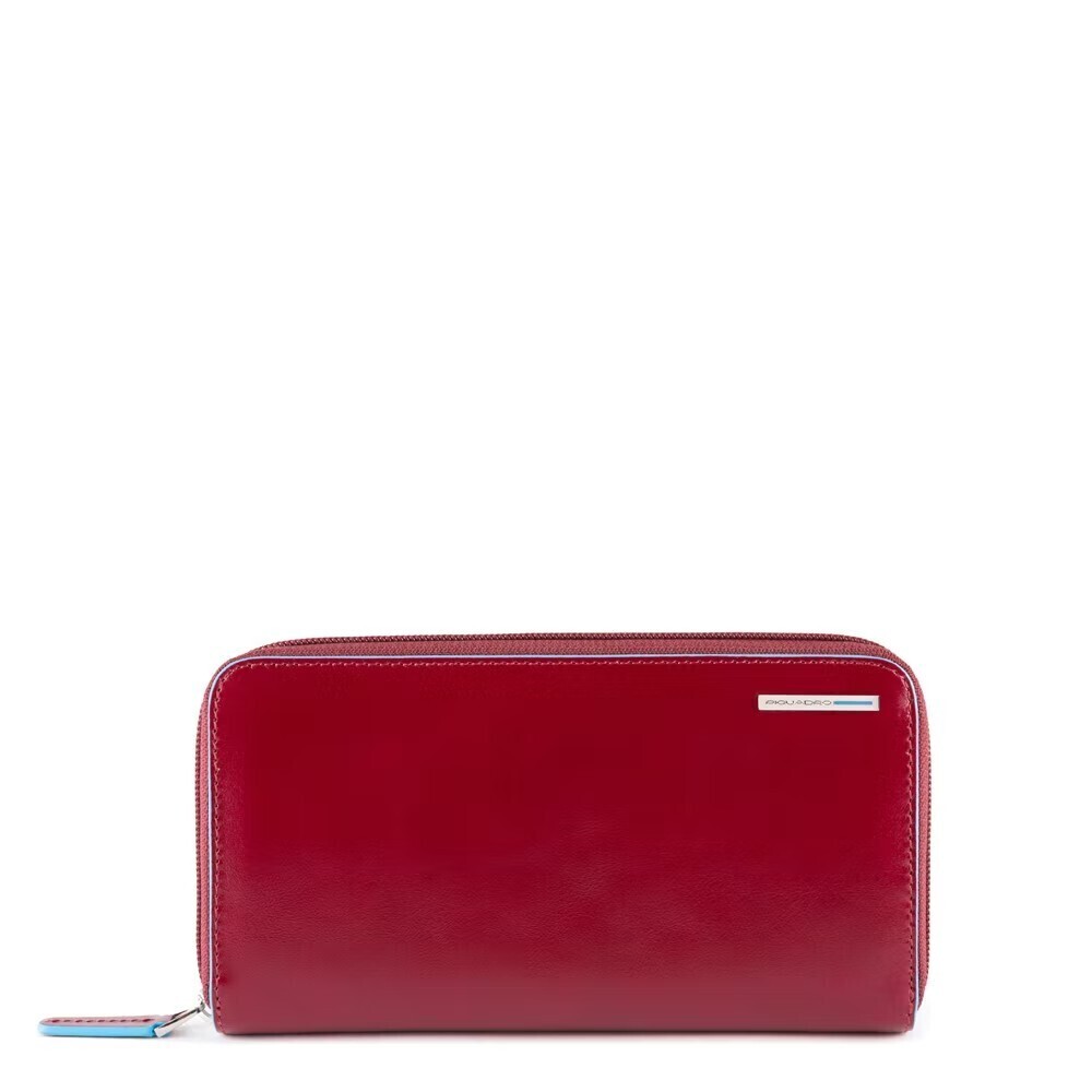 Piquadro.
Portafoglio donna, 4 soffietti,  zip,  porta monete, porta carte di credito, Blue Square.
Colore: Rosso