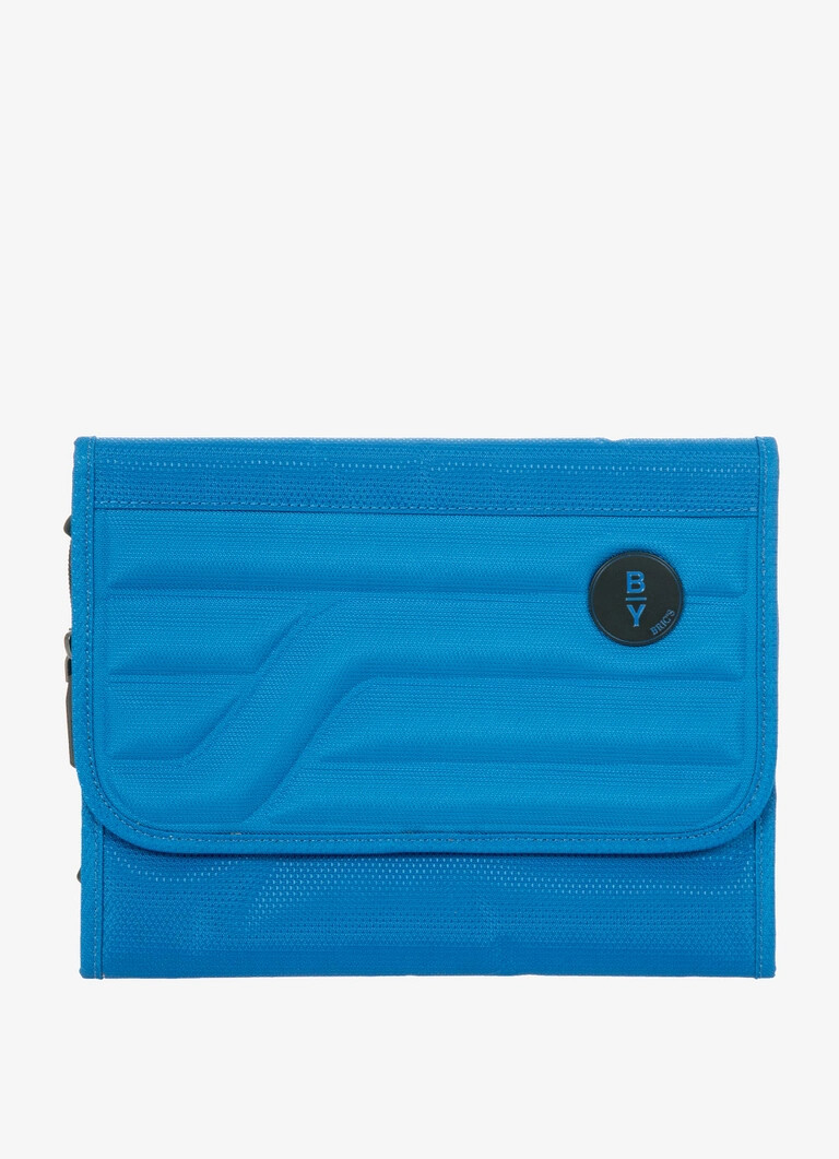 Bric&#39;s.
B|Y tri-fold necessaire.
Colore: Electric Blue.
