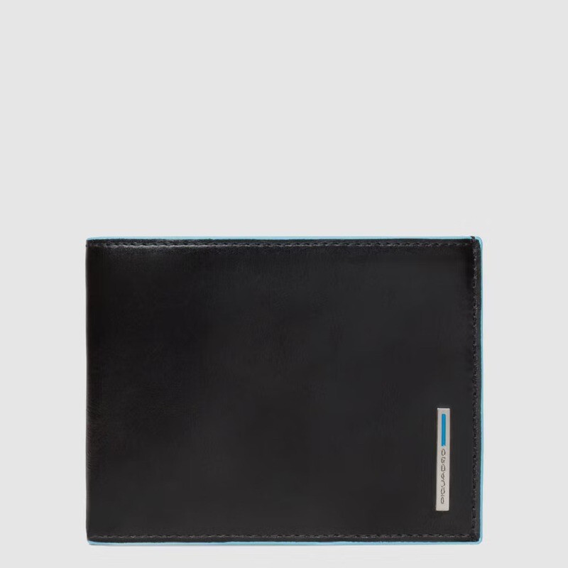 Piquadro.
Portafoglio uomo con 12 porta carte di credito Blue Square.
Colore: Nero.
