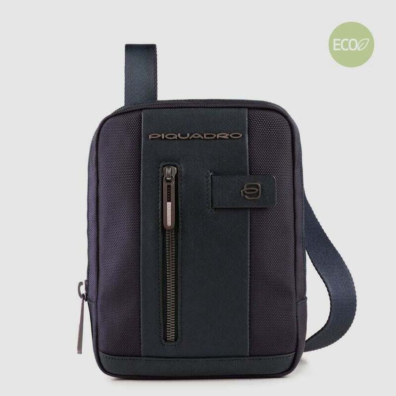 Piquadro. Borsello porta iPad®mini in tessuto riciclato Brief 2. Colore: Blu.