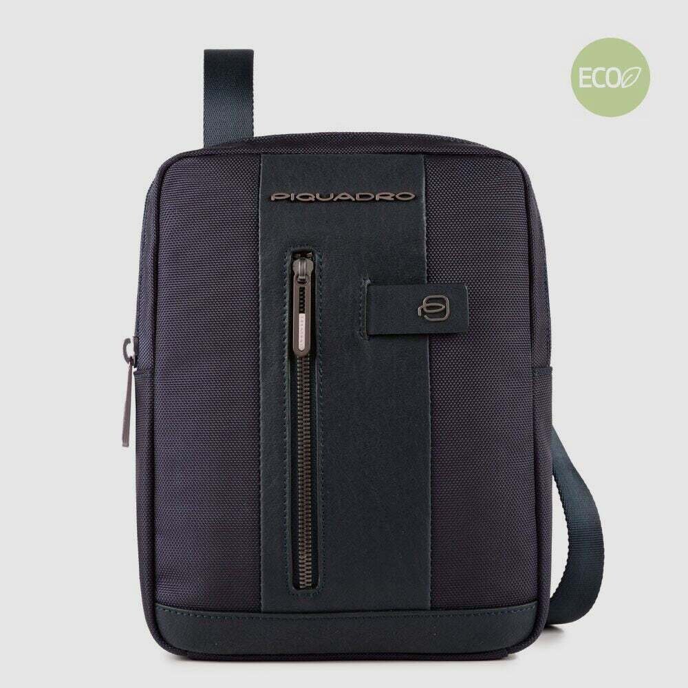Piquadro.
Borsello porta iPad® in tessuto riciclato Brief 2.
Colore: Blu.