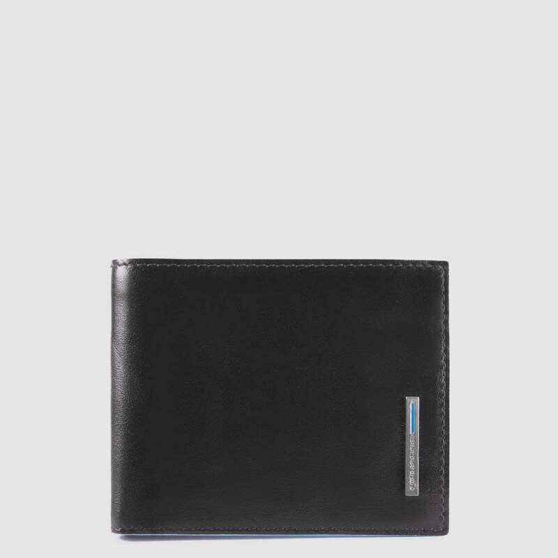 Piquadro.
Portafoglio uomo con volantino porta documenti 
Blue Square.
Colore: Nero.