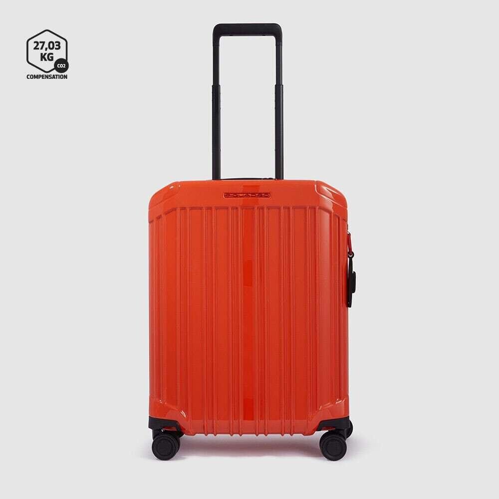 Piquadro.
Trolley cabina ultra slim a 4 ruote PQ-Light.
Colore: Arancione.