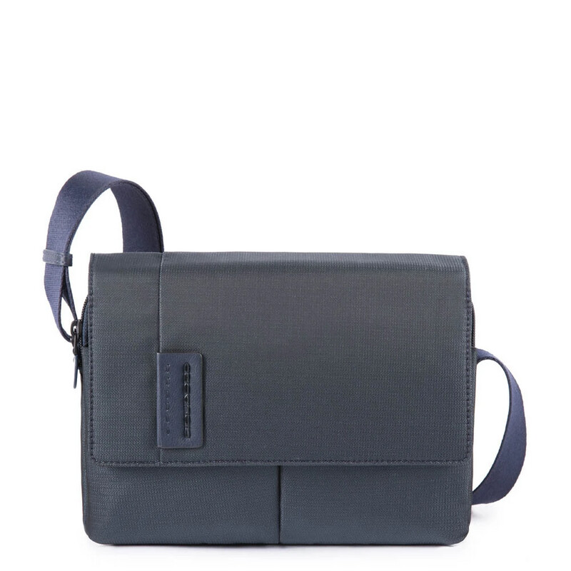 Piquadro.
Messenger piccola porta iPad® P16.
Colore: Chevron Blu.