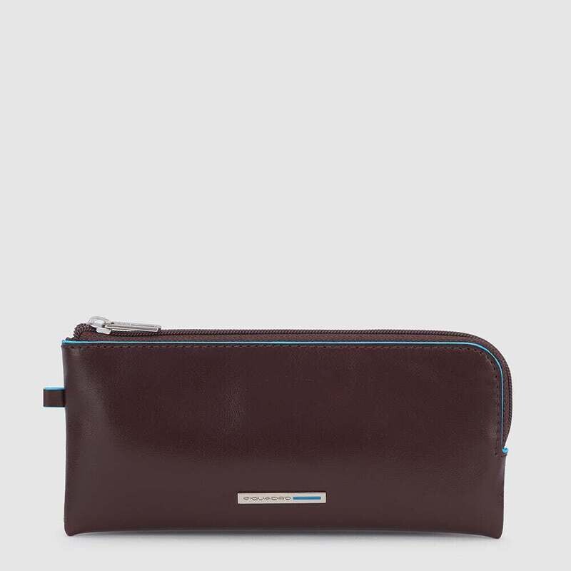 Piquadro.
Astuccio portachiavi a due anelle blue square.
Colore: Mogano.