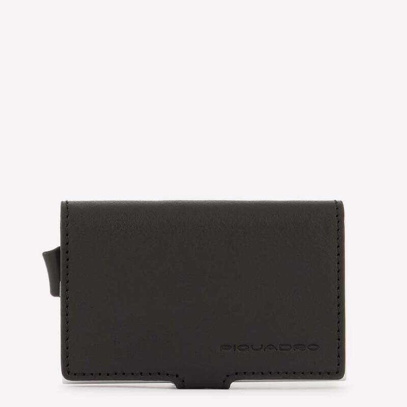 Piquadro.
Porta carte di credito in metallo.
Colore: Nero.
