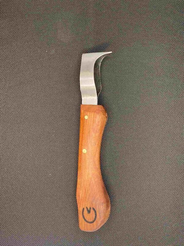THE WILD KNIFE - A KNIFE AND HOOF PICK ALL IN ONE TRIM TOOL