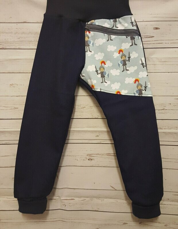 Individualisiert Tobehose mit variablen Taschenformen Gr. 50-140