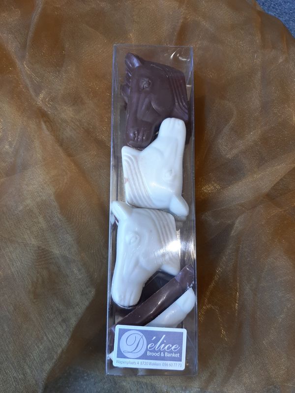 Paardekoppen mix van wit en melkchocolade14 stuks