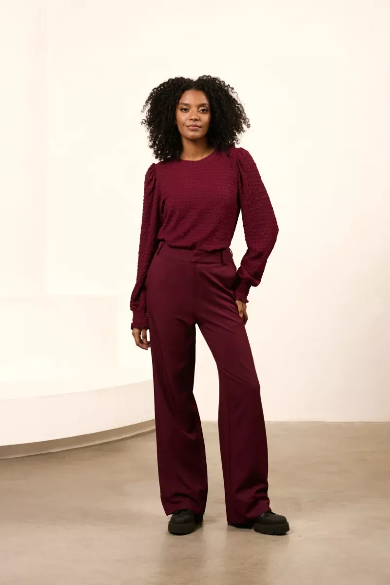 Thyrsa | QK203 | Burgundy