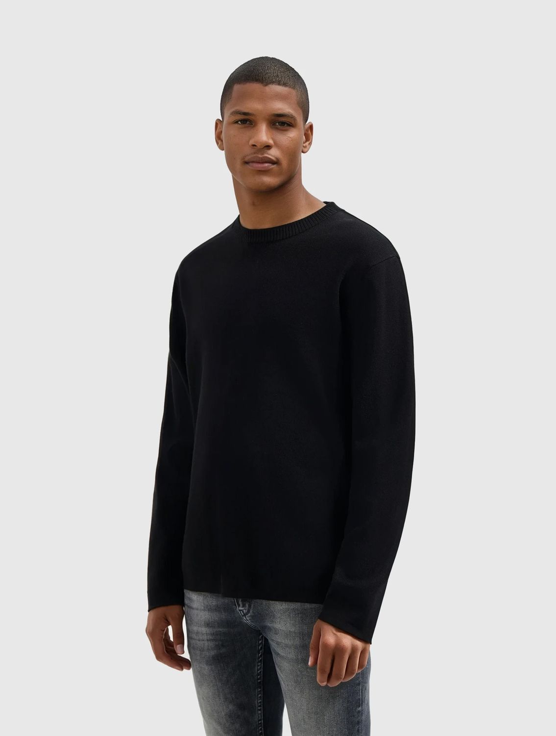 25030811 | Heavy Knit Sweater | Black