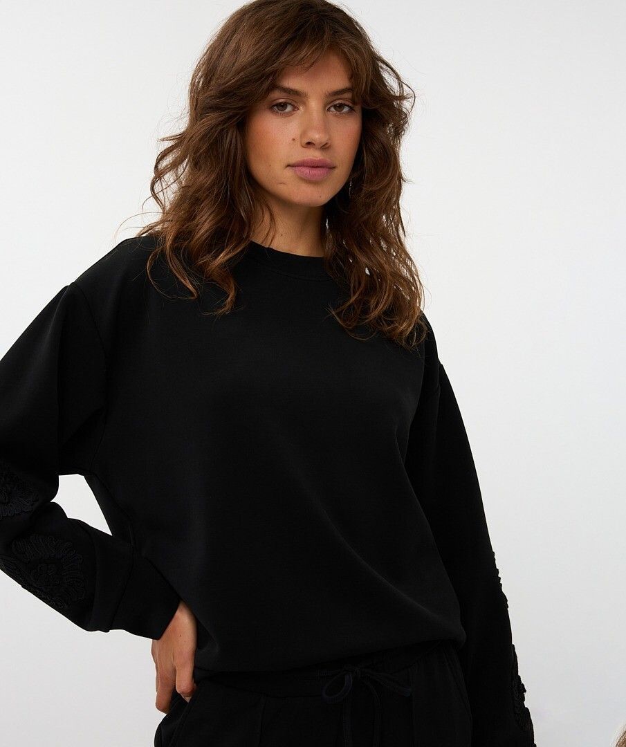W25.05704 | Sweater Tape Embroidery Modal  | Black