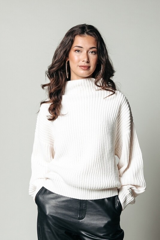 Vicca Knitted Sweater | Offwhite Vicca Knitted Sweater | Offwhite