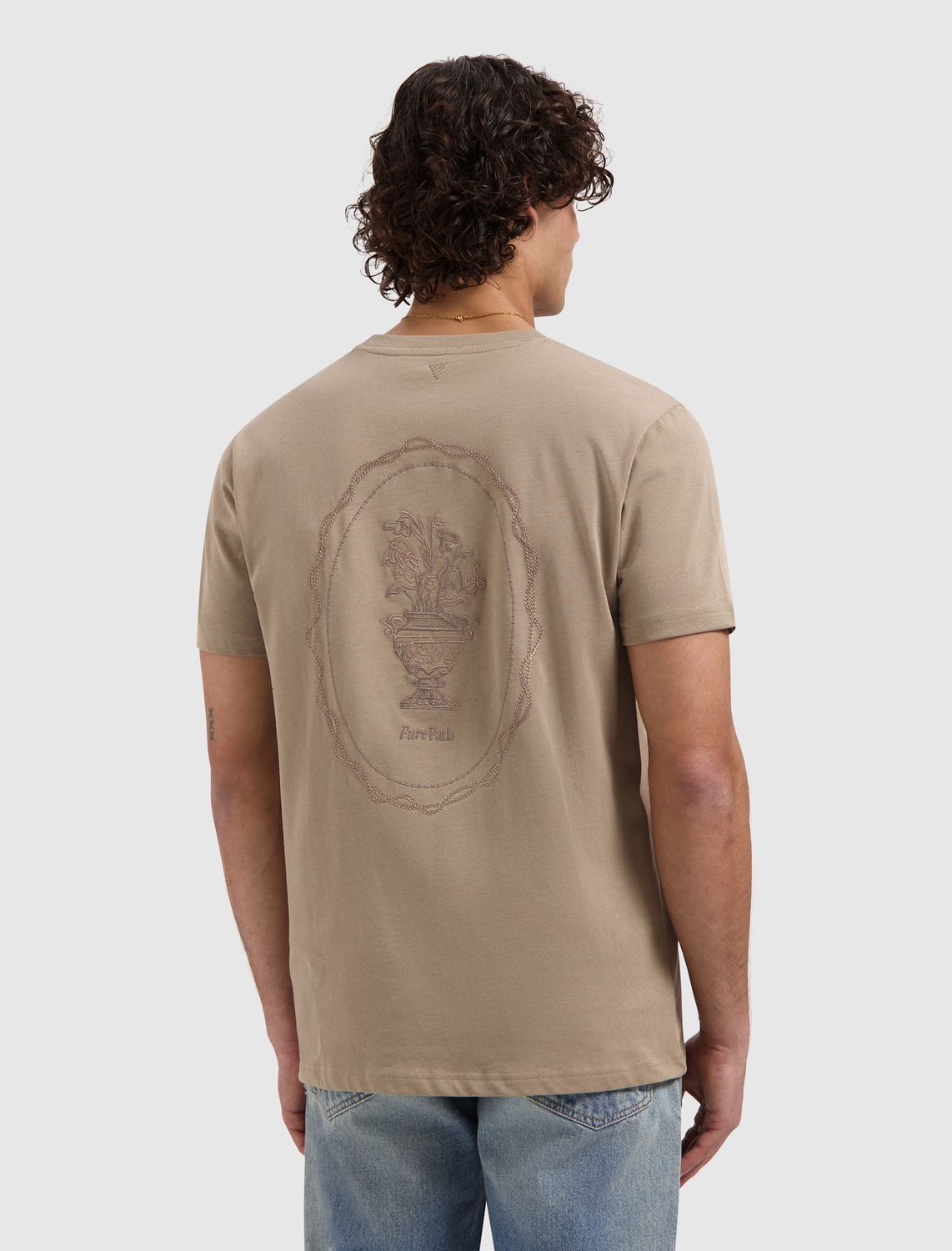 26010106 | Embroidered Vase T-Shirt | Taupe 26010106 | Embroidered Vase T-Shirt | Taupe
