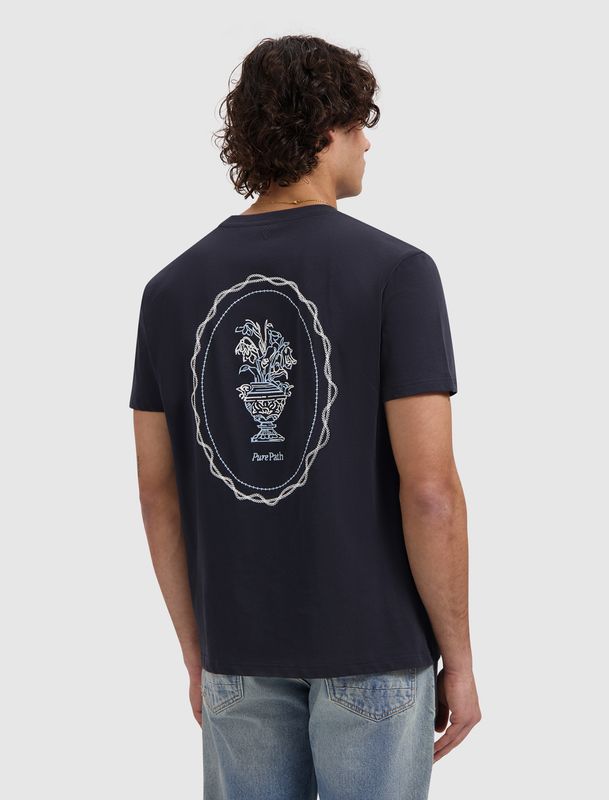 26010106 | Embroidered Vase T-shirt | Dark Navy