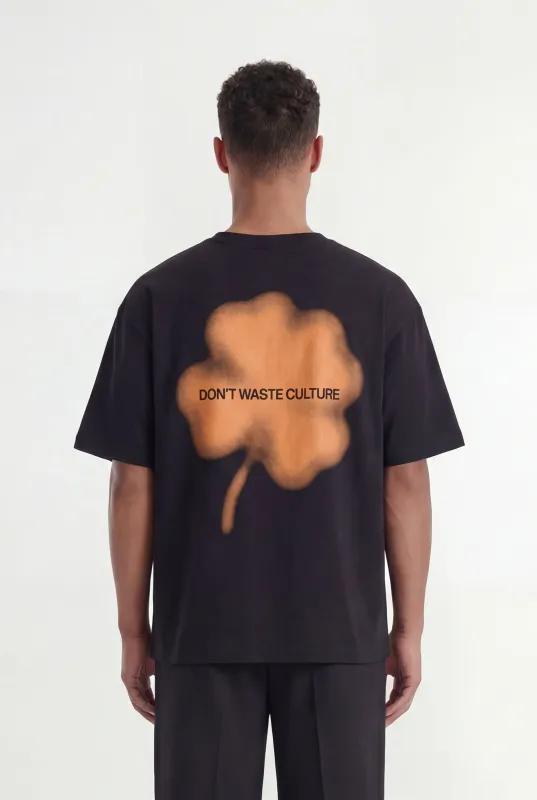 Kaorisa T-Shirt | Black/Orange