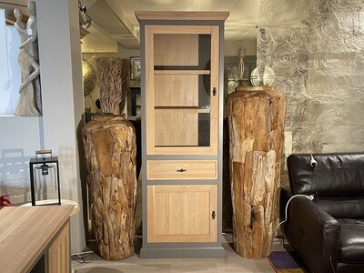 VITRINEKAST  210 x 77 x 45  (HxWxD)