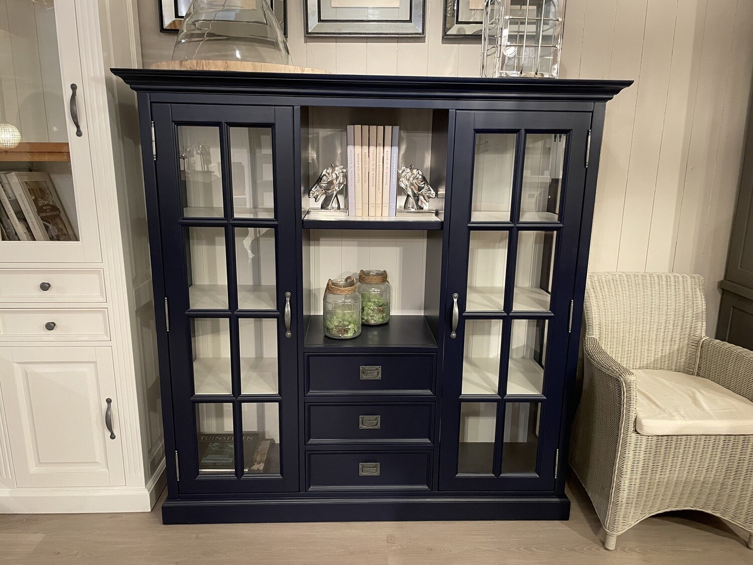 BERGKAST 155 x 156 x 45  (HxWxD)