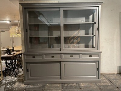 VITRINEKAST 221 x 220 x 50  (HxWxD)