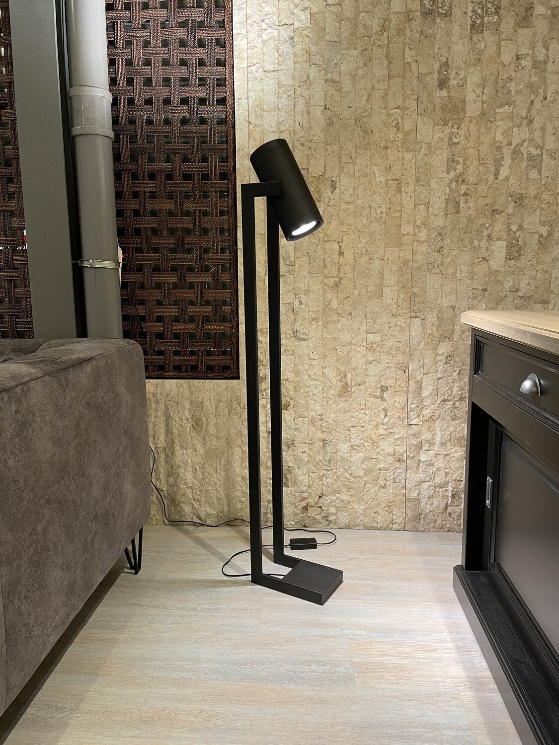 STAANDE LAMP DIMBAAR
