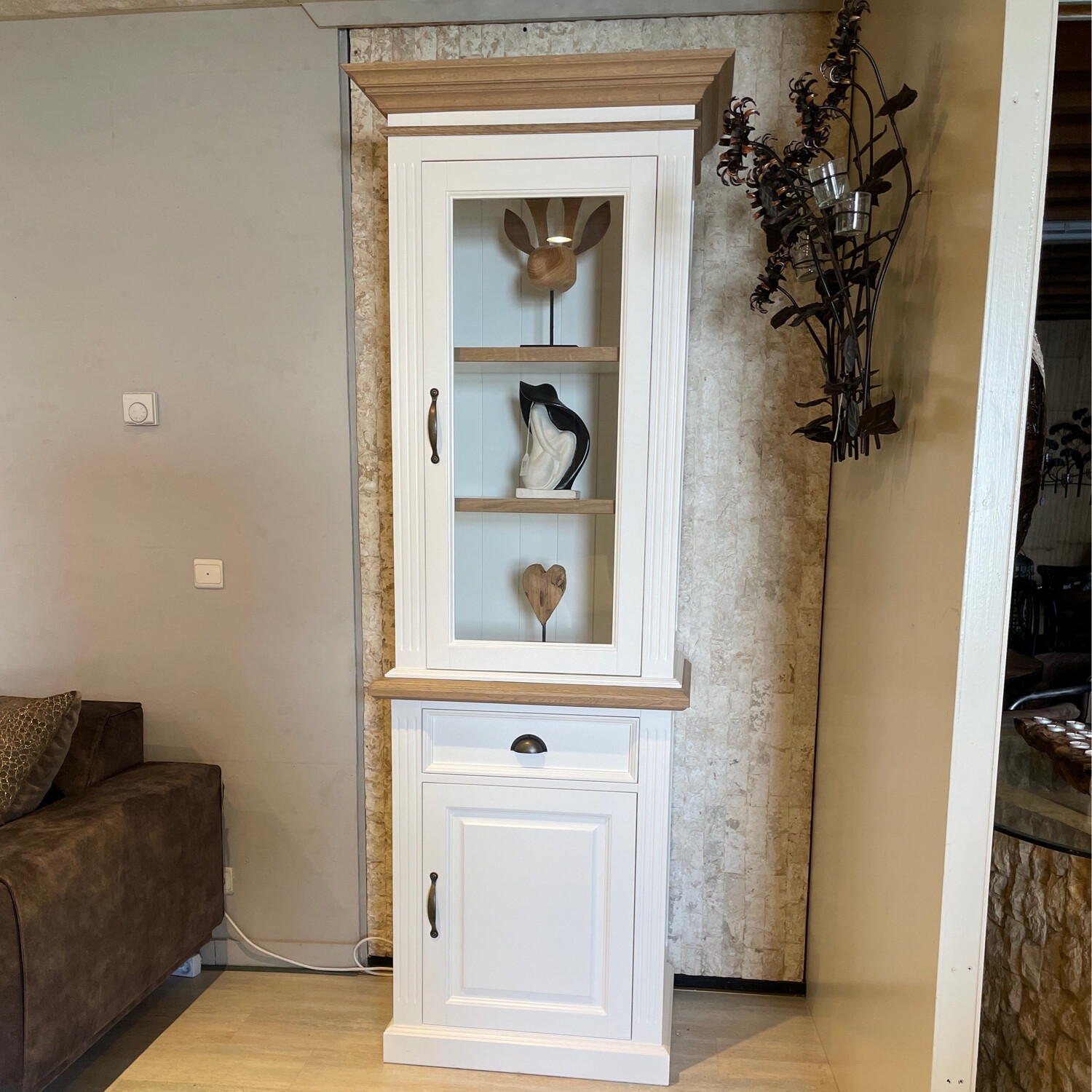 VITRINEKAST 220 x 80 x 50 (HxWxD)