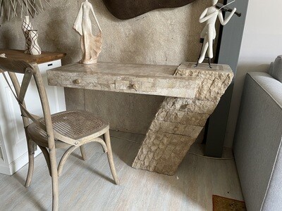 BUREAU IN NATUURSTEEN