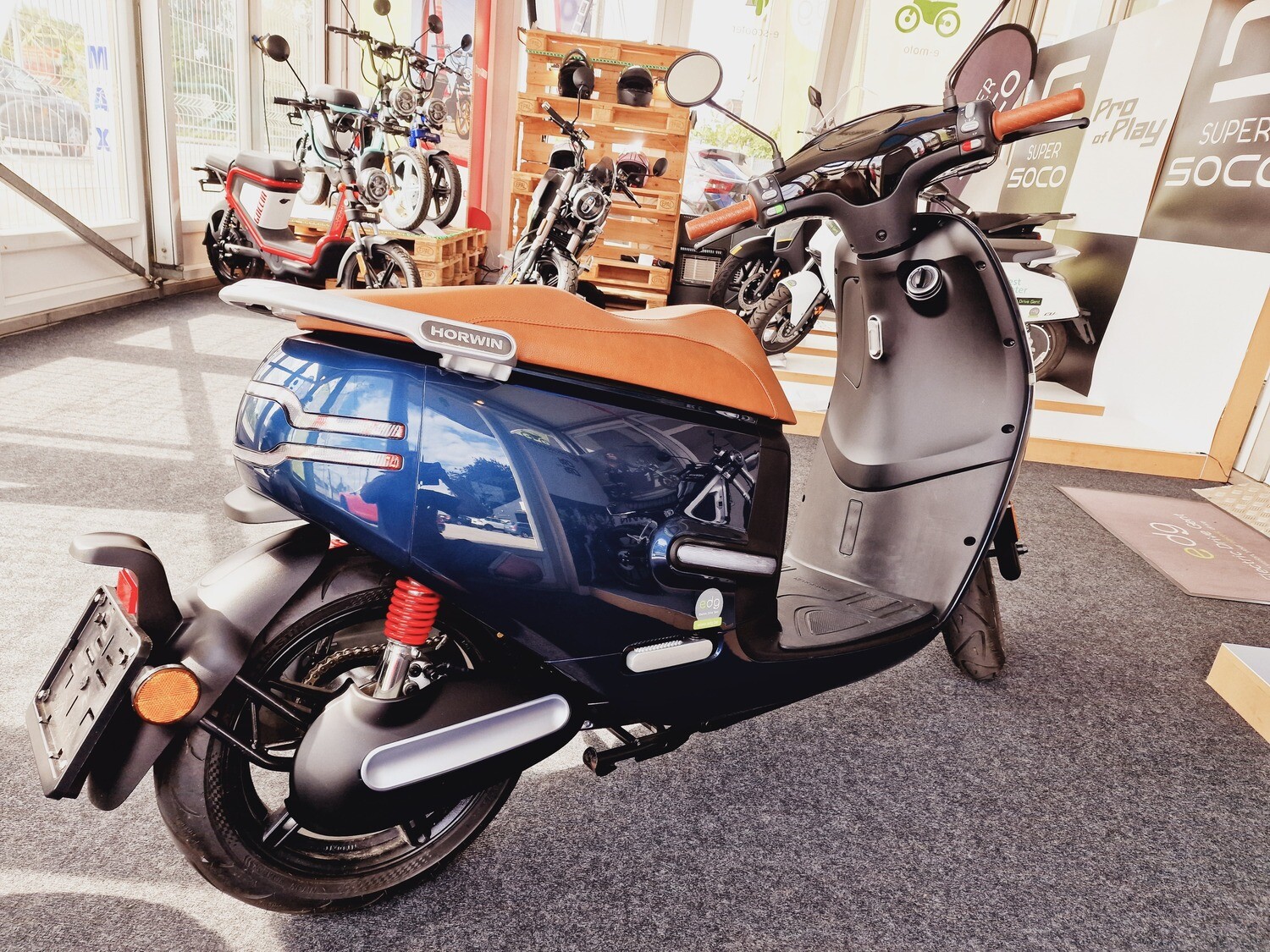 Horwin EK3 Deluxe 300KM 90km/u 2 accu&#39;s 80 - 120KM range