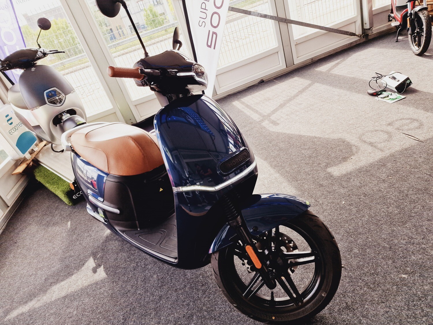 Horwin EK3 Deluxe 300KM 90km/u 2 accu&#39;s 80 - 120KM range