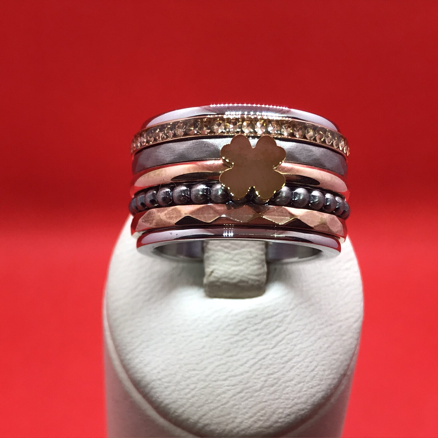 Ixxxi Ring