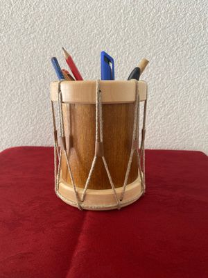 Porte-crayons cercle clair / fût foncé