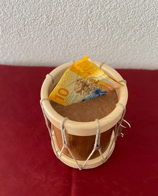 Tirelire avec clé