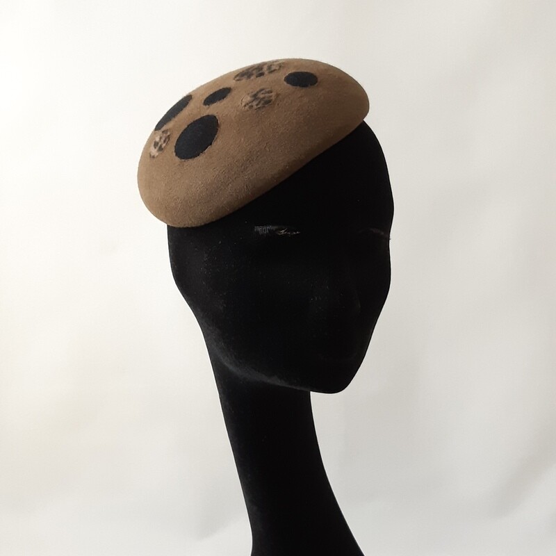 Fascinator - caramel kleurige beret
