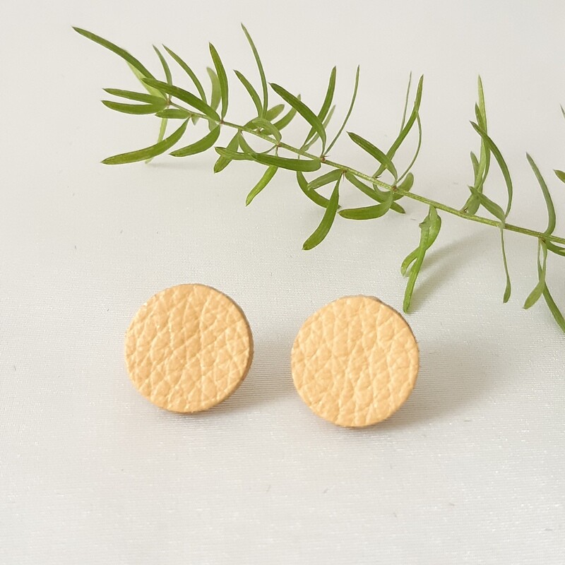 Oorbellen met gouden randje - beige leder