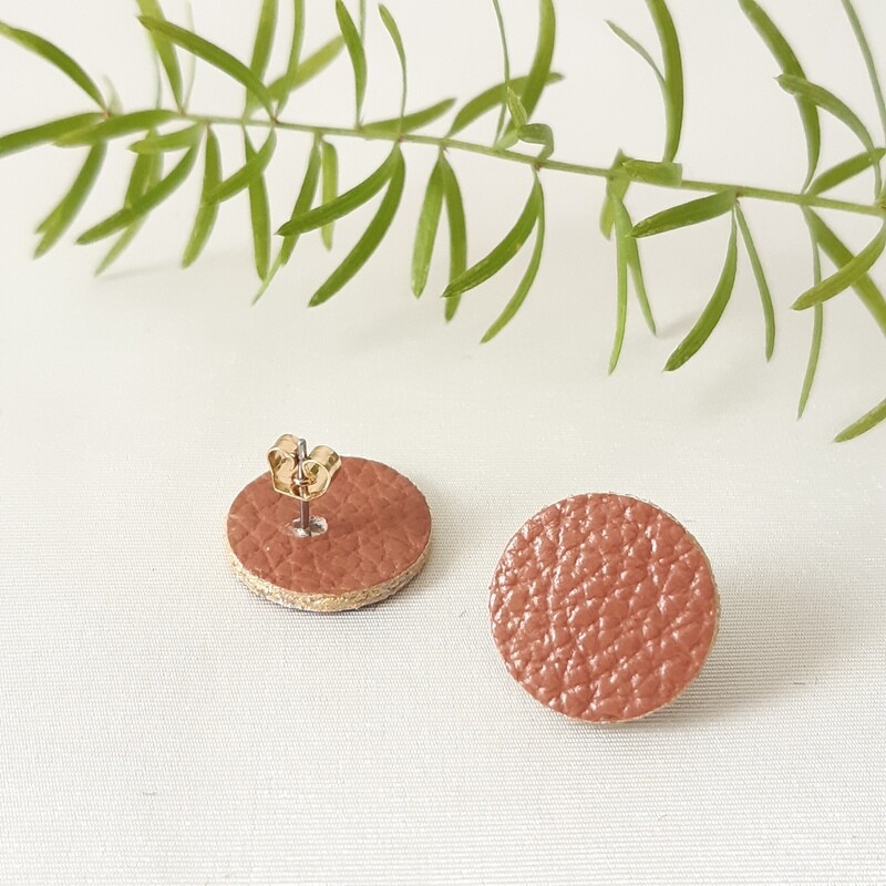 Oorbellen met gouden randje - mokka leder